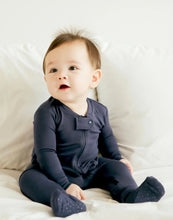 Load image into Gallery viewer, VaenaitBaby: Baby Footie
