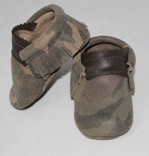 Load image into Gallery viewer, MishMoccs: Moccasin - Cocoa Camo
