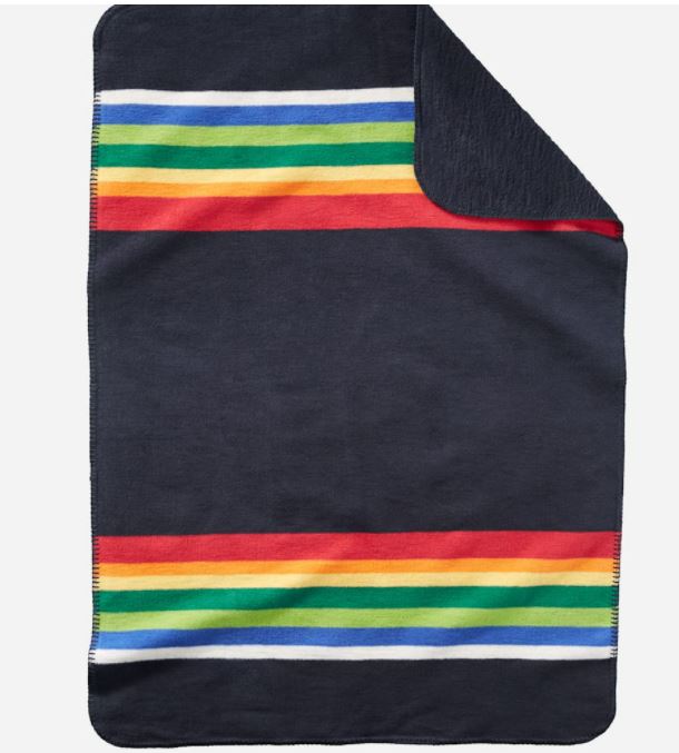 Pendleton: Knit Blanket Crater Lake Navy