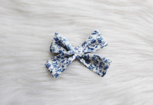 Load image into Gallery viewer, Macie &amp; Me: Mini Bow
