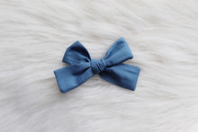 Load image into Gallery viewer, Macie &amp; Me: Mini Bow

