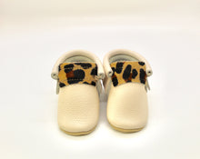 Load image into Gallery viewer, MishMoccs: Moccasin - Ivory Leopard
