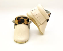 Load image into Gallery viewer, MishMoccs: Moccasin - Ivory Leopard

